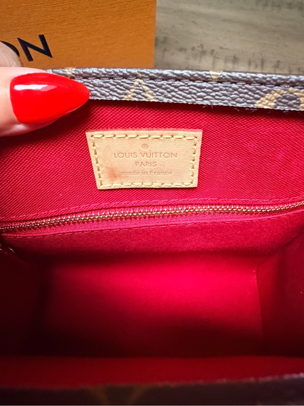 Authentic Louis Vuitton Sac Plat bb - Picture 4 of 16
